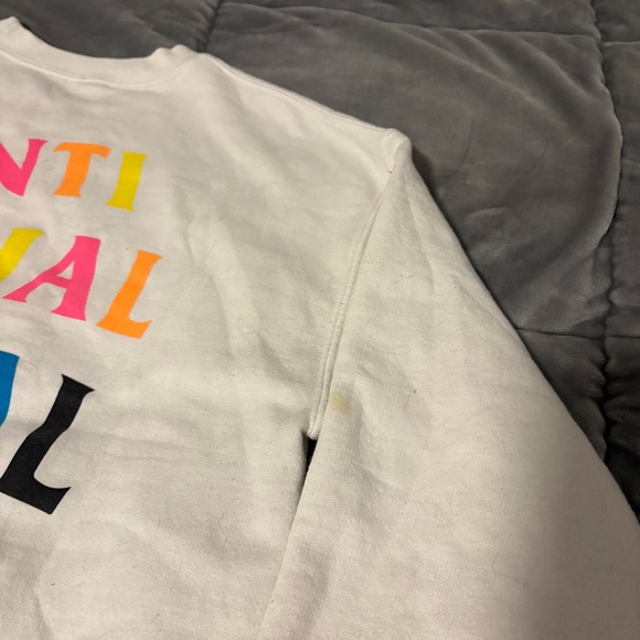 Anti Social, Social Club White Crewneck. Multicoloured Detail - Picture 5 of 8